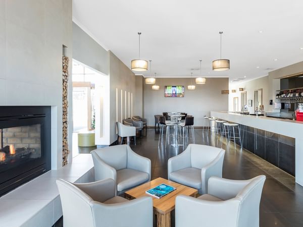 Lounge Bar